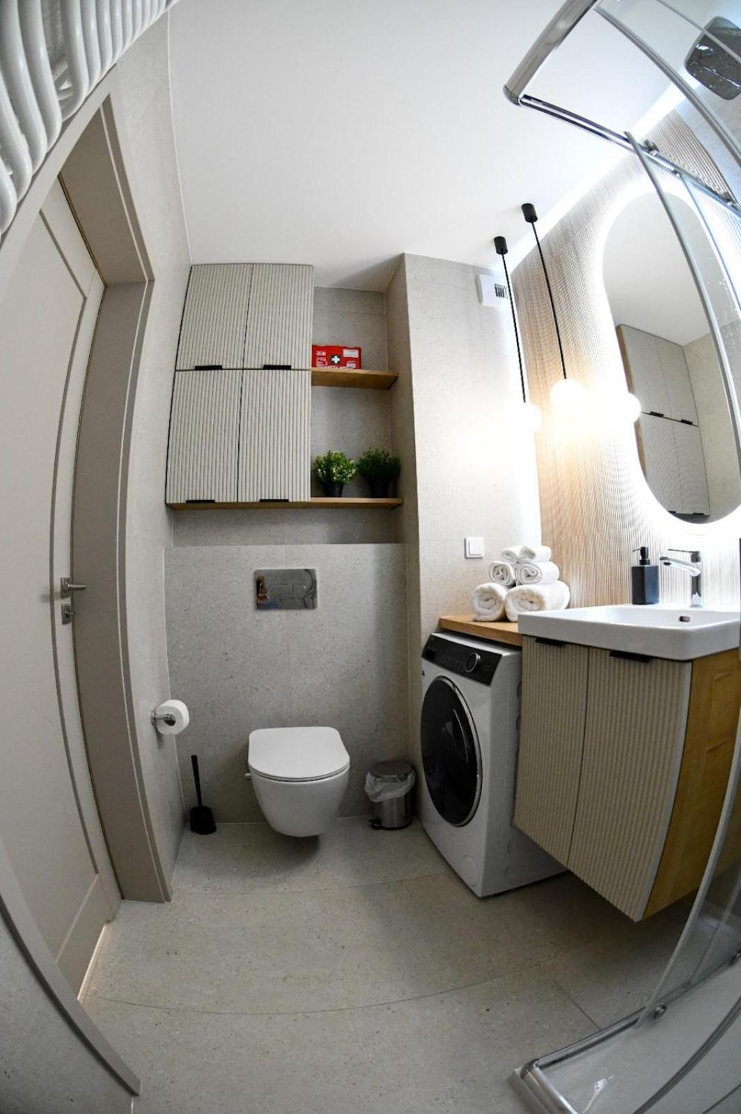 Elegant Two-Room Apartment, Sleeps 4, Near Turon Arena, With Balcony Krasków Exterior foto