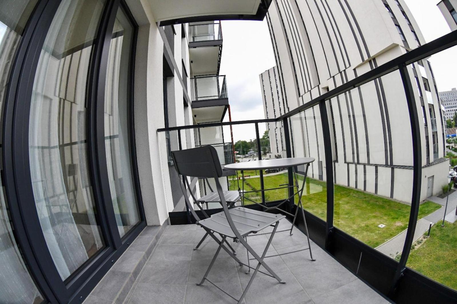 Elegant Two-Room Apartment, Sleeps 4, Near Turon Arena, With Balcony Krasków Exterior foto